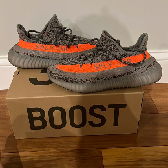 Yeezy boost 350 V2 made by Adidas size 9 - Picture 1 of 6